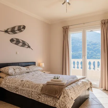 Vila Clearvue Krinias
