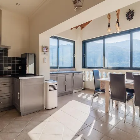 Vila Clearvue Krinias